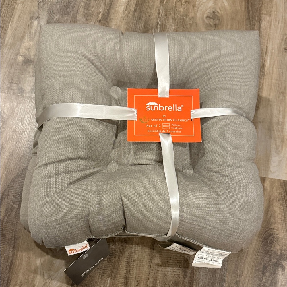 NWT subrella by Austin horn classics Gray Seat Cushions set of 2